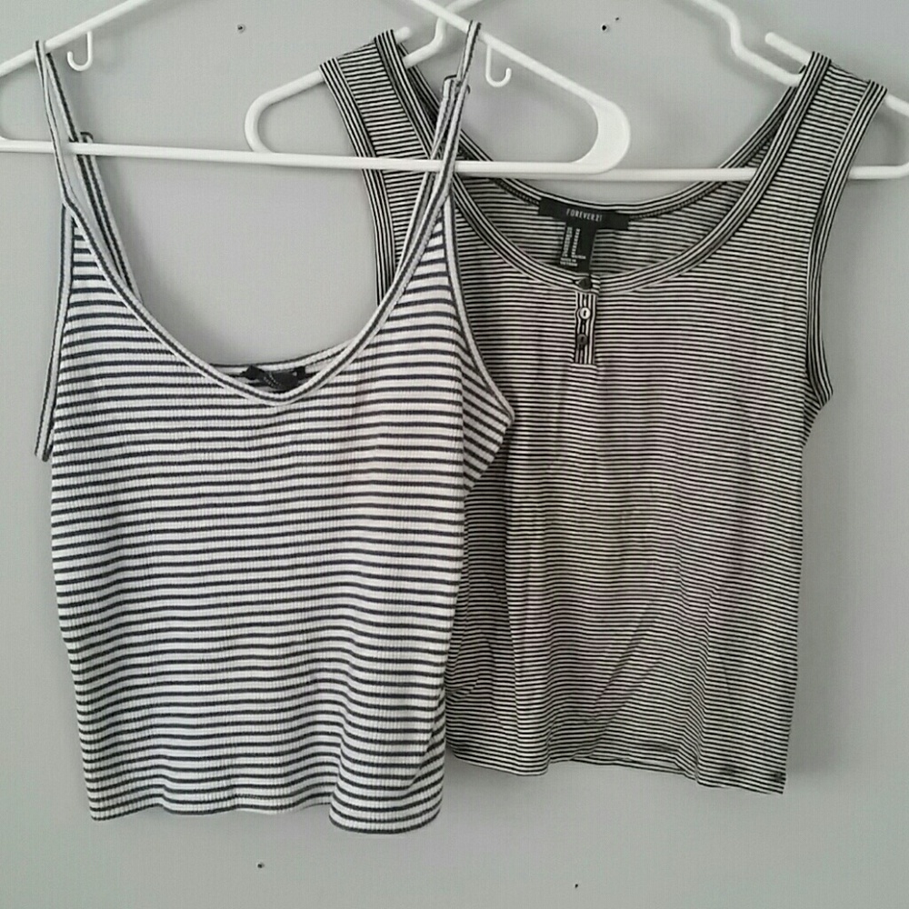 2 crop tops